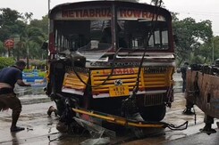12 Injured After Bus Crashes Into Fort William Wall In Kolkata 12 Injured After Bus Crashes Into Fort William Wall In Kolkata