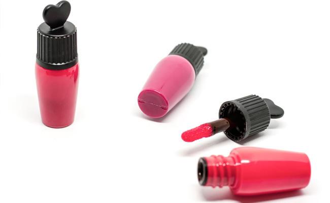 These Multi-Tasking Lip And Cheek Tints Are What Your Beauty Box Has Been Missing