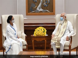 रोम यात्रा के लिए केंद्र की अनुमति नहीं मिलने पर ममता बनर्जी ने लगाया "ईर्ष्या" का आरोप रोम यात्रा के लिए केंद्र की अनुमति नहीं मिलने पर ममता बनर्जी ने लगाया "ईर्ष्या" का आरोप