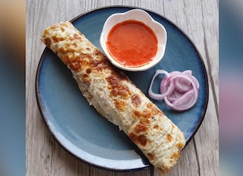 Watch: How To Make Egg Roll Without Maida - Recipe Video Inside Watch: How To Make Egg Roll Without Maida - Recipe Video Inside