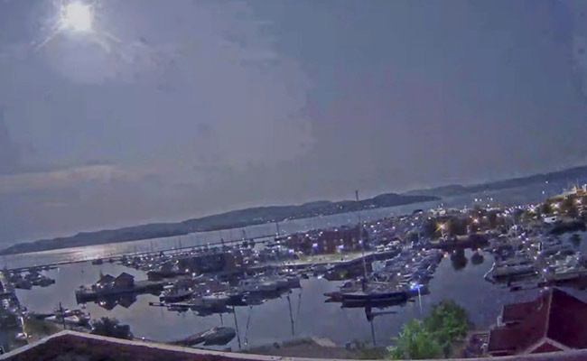 Rumbling Meteor Lights Up Norway; Part Of It May Have Landed Near Oslo