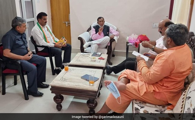 In Viral Photo, Uttarakhand Minister Seen With Mask Hanging Off Toe