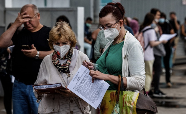Russia Reports Record COVID-19 Deaths Amid Delta Surge