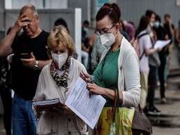 Russia Reports Record COVID-19 Deaths Amid Delta Surge Russia Reports Record COVID-19 Deaths Amid Delta Surge