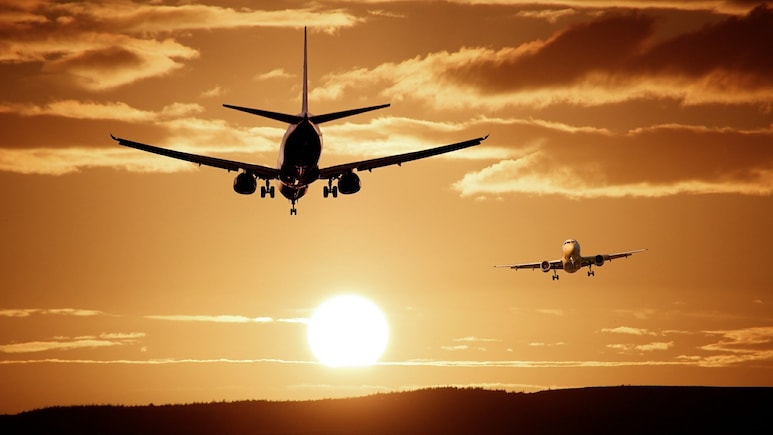 Aviation Watchdog Withdraws Window Shade Rule At Air Force Airports