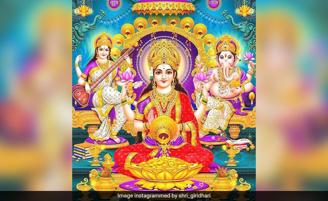 Ashadh Amavasya 2021: आषाढ़ अमावस्या के दिन ये उपाय करने से होती है मां लक्ष्मी की कृपा