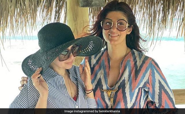 Here's Why Twinkle Khanna Posted A "Cheesy" Wish For Sister Rinke On Her Birthday