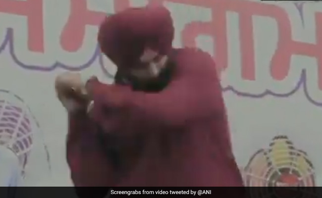Watch: Navjot Sidhu, At His Inauguration, Signals Arrival With This Shot