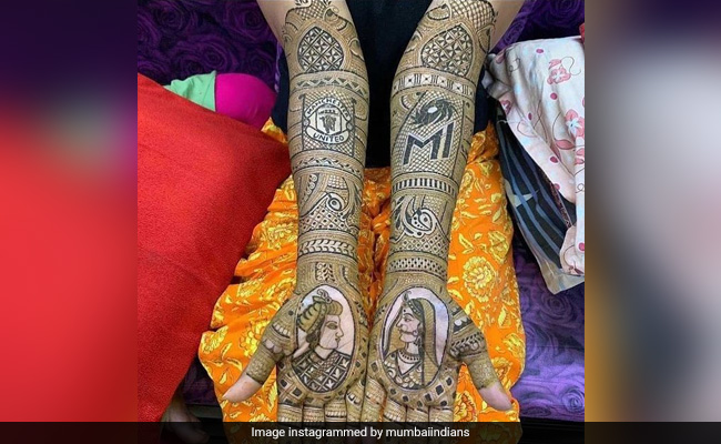 Bride Adds Sporty Touch To Her <i>Mehendi</i> With Mumbai Indians, Man United Logos