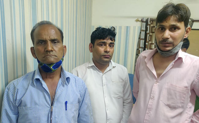 दिल्ली:  MCD अफसर बनकर ट्रेड लाइसेंस चेक करने के नाम पर ठगी, 3 गिरफ्तार