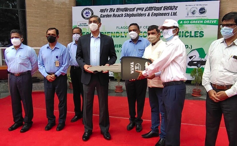 Tata Motors Delivers 14 Xpres-T EVs To Kolkata's Garden Reach Shipbuilders & Engineers Tata Motors Delivers 14 Xpres-T EVs To Kolkata's Garden Reach Shipbuilders & Engineers