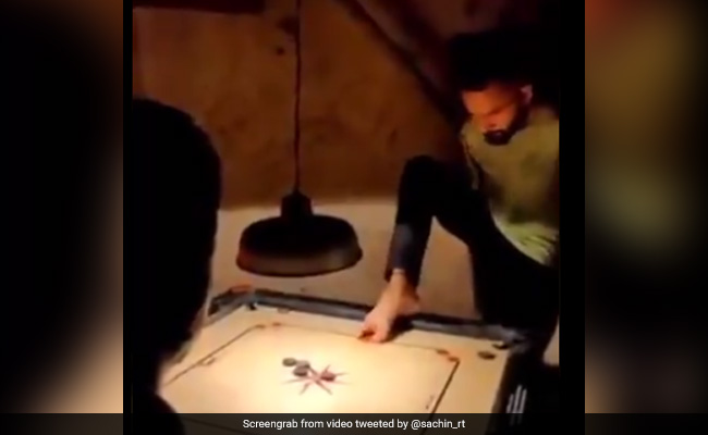 हाथ नहीं हैं तो पैर से कैरम खेलता है ये शख्स, सचिन तेंदुलकर बोले- दृढ़ संकल्प, असंभव को भी संभव कर देता है - देखें Video