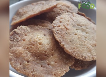 Easy Mathi Recipe: Make This Crunchy Street-Style Mathi In Just 10 Minutes Easy Mathi Recipe: Make This Crunchy Street-Style Mathi In Just 10 Minutes