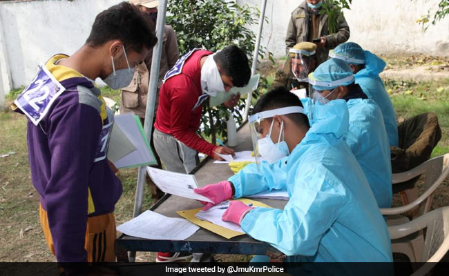 Hundreds Participate In Recruitment Drive For Police In Jammu And Kashmir