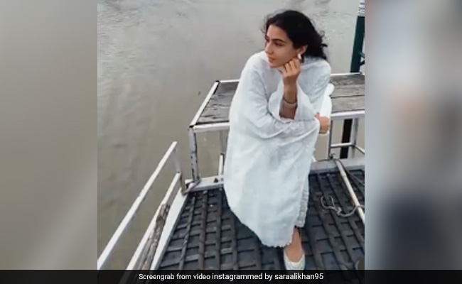 Learn To "Stay Merry" From The "Fairy" Sara Ali Khan. Read Her Poetic Post Here