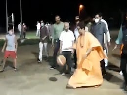 देखें VIDEO : व्हीलचेयर पर रहने वालीं सांसद प्रज्ञा सिंह ठाकुर बास्केटबॉल खेलती आईं नजर देखें VIDEO : व्हीलचेयर पर रहने वालीं सांसद प्रज्ञा सिंह ठाकुर बास्केटबॉल खेलती आईं नजर