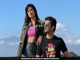 श्वेता तिवारी ने अर्जुन बिजलानी संग 'आफरीन आफरीन' सॉन्ग पर यूं किया डांस, Video ने मचाई धूम श्वेता तिवारी ने अर्जुन बिजलानी संग 'आफरीन आफरीन' सॉन्ग पर यूं किया डांस, Video ने मचाई धूम