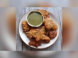 Navratri Vrat Recipe: नवरात्रि के व्रत में बनाएं कुट्टू के आटे की क्रिस्पी पकौड़ी, नोट कर लें रेसिपी Navratri Vrat Recipe: नवरात्रि के व्रत में बनाएं कुट्टू के आटे की क्रिस्पी पकौड़ी, नोट कर लें रेसिपी