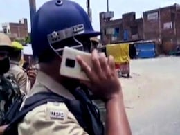 UP पंचायत चुनाव हिंसा : 'सर, BJP वालों ने मुझे थप्पड़ मारा' इटावा के SP का वीडियो हुआ वायरल UP पंचायत चुनाव हिंसा : 'सर, BJP वालों ने मुझे थप्पड़ मारा' इटावा के SP का वीडियो हुआ वायरल