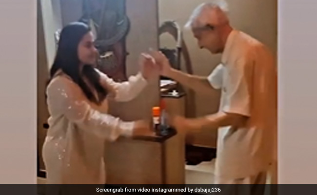 दादा जी ने पोती संग 'My Bestie' गाने पर किया धमाकेदार डांस, लोग बोले-"सबसे बेस्ट" देखें Video