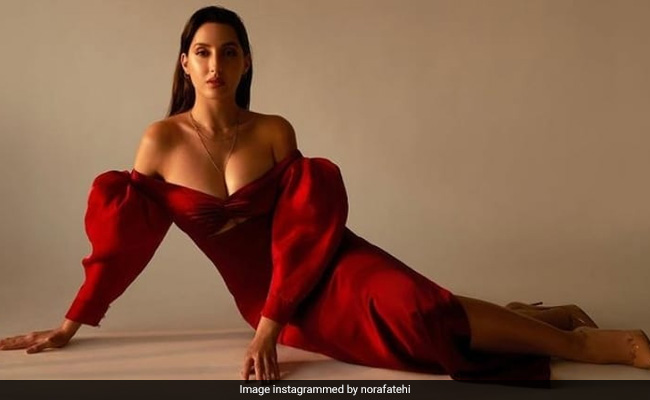 Nora Fatehi ने ग्लैमरस अंदाज में शेयर कीं तस्वीरें, यूं स्टाइलिश दिखींं एक्ट्रेस- देखें Pics