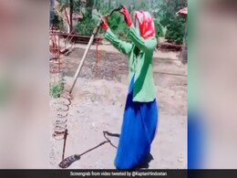 भूतिया शक्ल...इंसानी लिबास..., हवा में झूमते Scarecrow को देखकर इंसान भी डरे, देखें Video भूतिया शक्ल...इंसानी लिबास..., हवा में झूमते Scarecrow को देखकर इंसान भी डरे, देखें Video