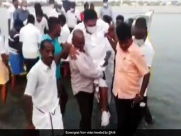 Watch: Tamil Nadu Minister On Survey Carried On Shoulders By Fishermen Watch: Tamil Nadu Minister On Survey Carried On Shoulders By Fishermen