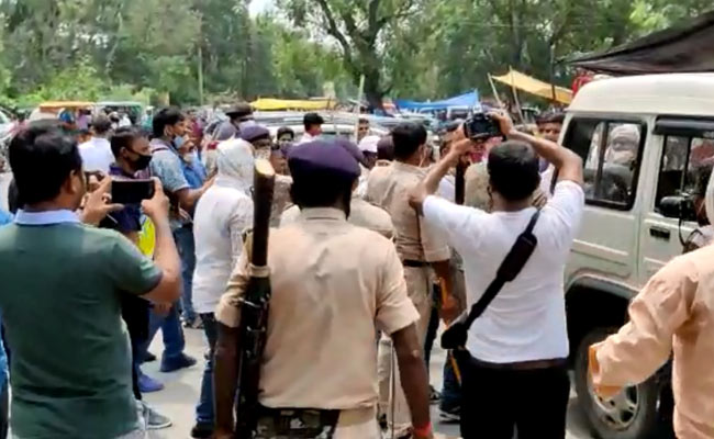 बिहार : बैंक ऑफ इंडिया की शाखा से दिन-दहाड़े करीब एक करोड़ रुपये की लूट