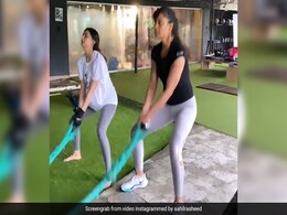 Shweta Tiwari And Daughter Palak Are Workout Buddies In This Trending Clip Shweta Tiwari And Daughter Palak Are Workout Buddies In This Trending Clip