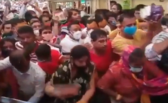 Ujjain Temple Stampede Amid VIP Visits Injures Many, Covid Rules Broken
