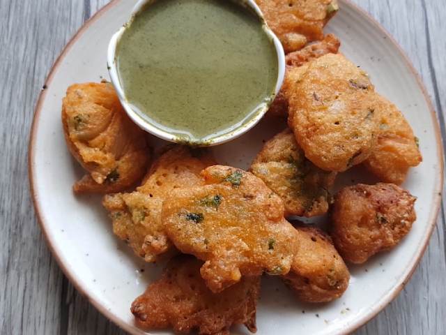How To Make Sooji Pakoda| Easy Sooji Pakoda Recipe Video