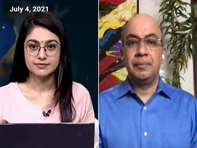 Expert Answers FAQs About New Variants, Vaccine Efficacy