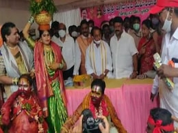Telangana Ministers Lead 'No Mask' Act At Bonalu Festival Telangana Ministers Lead 'No Mask' Act At Bonalu Festival