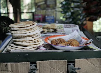 Indian Cooking Tips: How To Make Kashmiri Tandoor Roti Without Tandoor (Recipe Inside) Indian Cooking Tips: How To Make Kashmiri Tandoor Roti Without Tandoor (Recipe Inside)