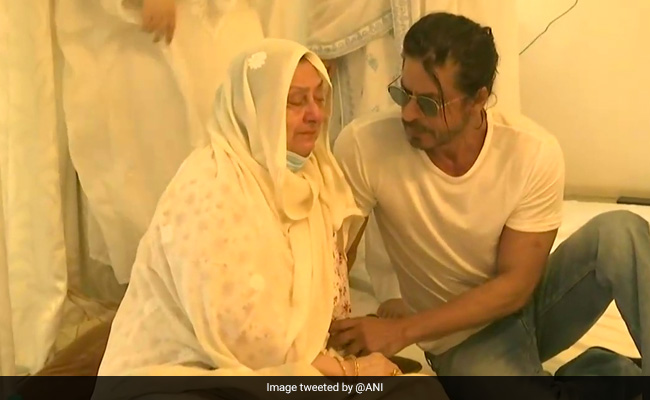 After Dilip Kumar's Death, Shah Rukh Khan, Anil Kapoor, Dharmendra And Others Visit Saira Banu