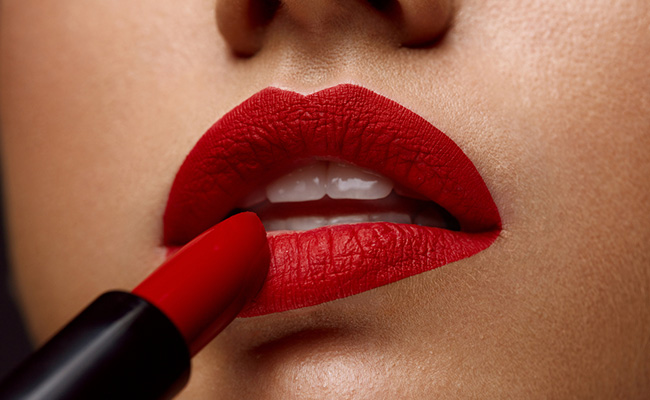 5 Best Red Lipsticks With Blue Undertones That Are Makeup Kit Must-Haves