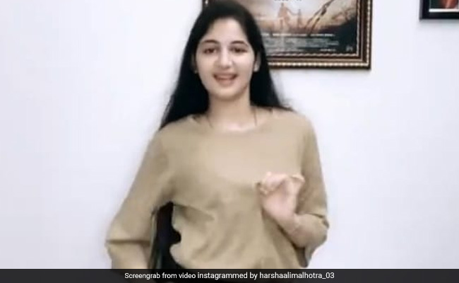 'बजरंगी भाईजान' की 'मुन्नी' का Video हुआ वायरल, अंग्रेजी सॉन्ग Dinero पर यूं डांस करती आईं नजर