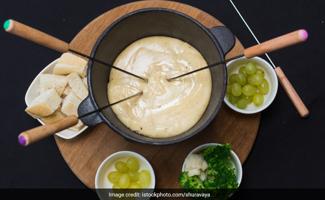 7 Best Fondue Sets To Buy To Give Your Next Dinner Party A Cosy Swiss Touch