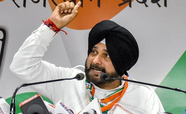 Navjot Sidhu Calls Amarinder Singh "Architect" Of Centre's Farm Laws. Posts Video
