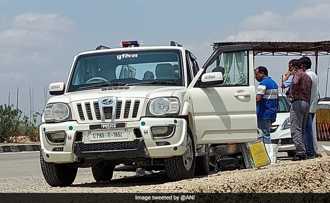 UP में तैनात IRS अफसर की गाड़ी से रिश्वत के 16 लाख रुपये बरामद! ACB ने राजस्थान में की गिरफ्तारी