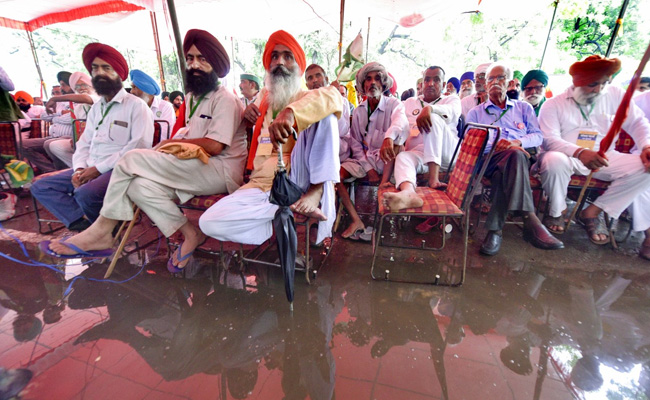 <i>''Kisan Sansad''</i> Discusses One Of 3 Farm Laws, Passes Resolution Demanding Its Repeal