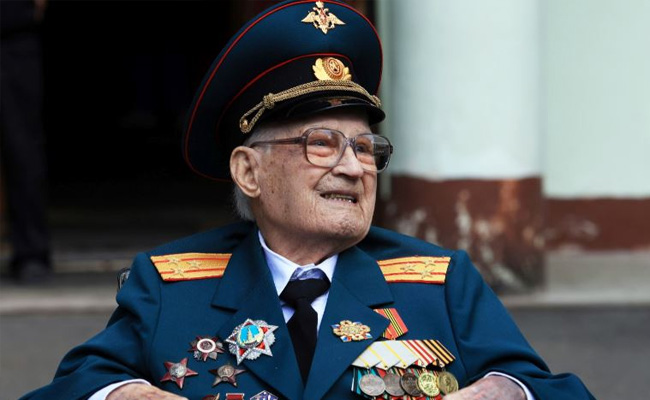 At Age 102, He Beat Covid - And 80% Lung Damage