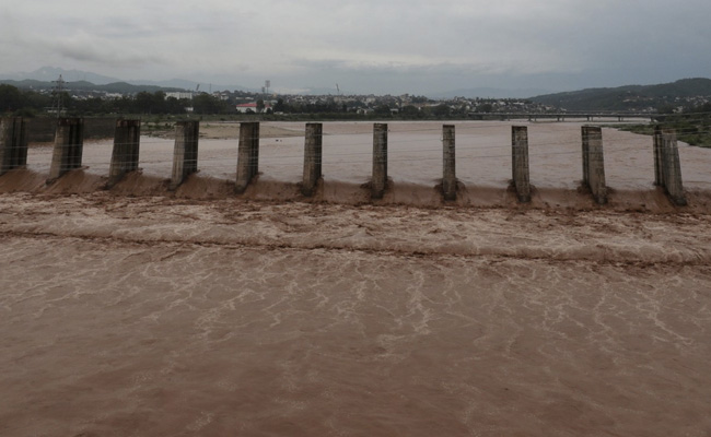9 Cops Among 21 Rescued From Flash Floods In Kashmir