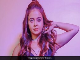 देवोलीना भट्टाचार्जी ने शेयर की ग्लैमरस फोटो, देख फैन्स बोले- गोपी बहू को क्या हो गया... देवोलीना भट्टाचार्जी ने शेयर की ग्लैमरस फोटो, देख फैन्स बोले- गोपी बहू को क्या हो गया...