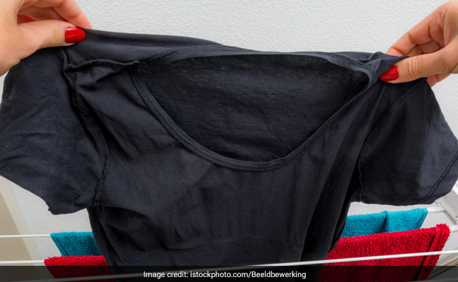 Best Fashion Tips And Style Hacks To Prevent Your Clothes From Looking Faded