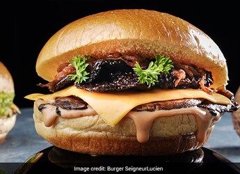 From Aloo Tikki Burger To Paneer Burger: 5 Desi Style Burgers For Ultimate Indulgence