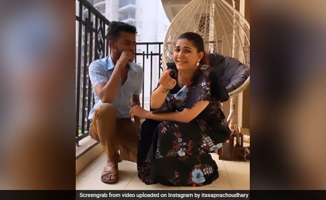 Sapna Choudhary Video: सपना चौधरी डांस के साथ अब कॉमेडी वीडियो से भी मचाने लगीं धूम, देखें वीडियो