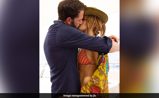 How To Make It Instagram Official: A Masterclass From Celebrity Couples