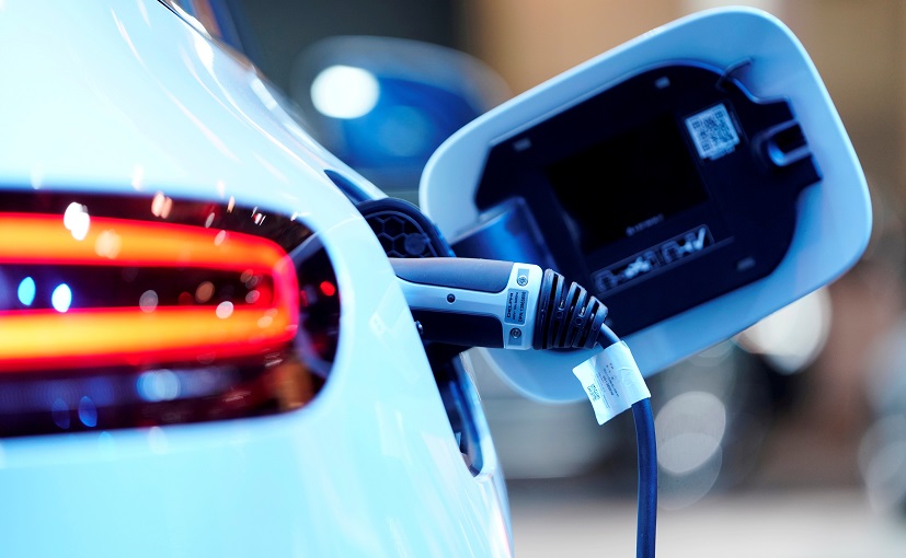 Mercedes-Benz Hits Accelerator In E-car Race With Tesla