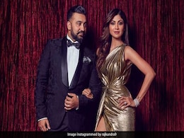पोर्नोग्राफी केस: शिल्पा शेट्टी के पति राज कुंद्रा को सुप्रीम कोर्ट से बड़ी राहत, 4 हफ्ते तक गिरफ्तारी पर रोक पोर्नोग्राफी केस: शिल्पा शेट्टी के पति राज कुंद्रा को सुप्रीम कोर्ट से बड़ी राहत, 4 हफ्ते तक गिरफ्तारी पर रोक
